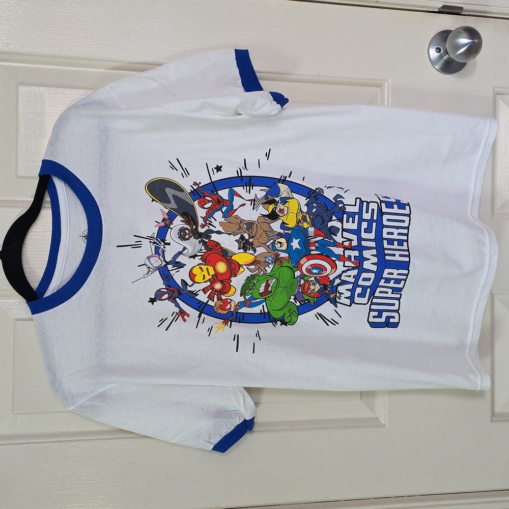 Disney Marvel White Graphic Ringer Tee Junior L NWOT